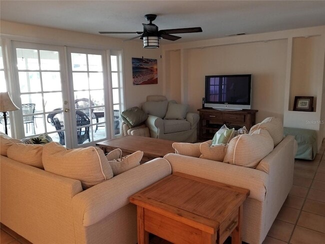 Photo - 2745 Cardwell Way