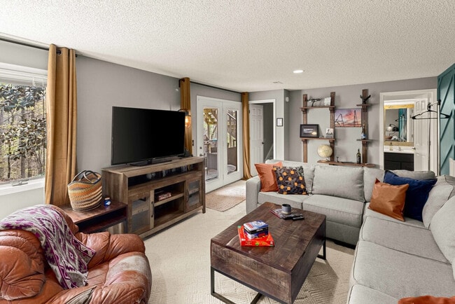 Photo - 5 Singleton Cir Unit ID1241313P