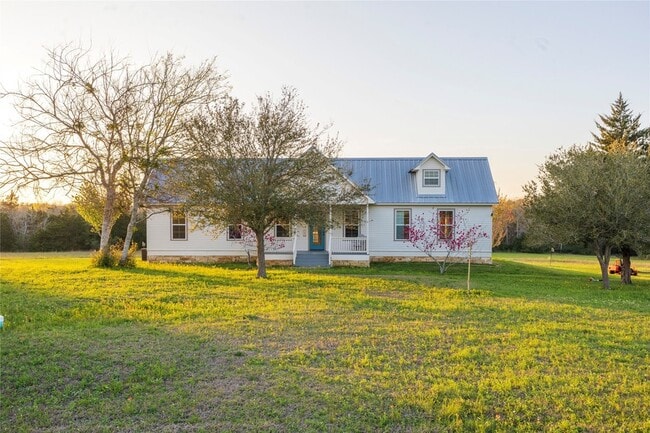 Photo - 3831 Meadow View Ln