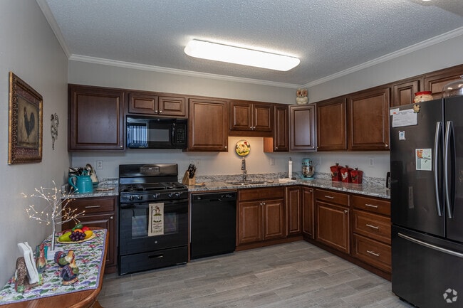 Interior Photo - The Lakewood House Apartments