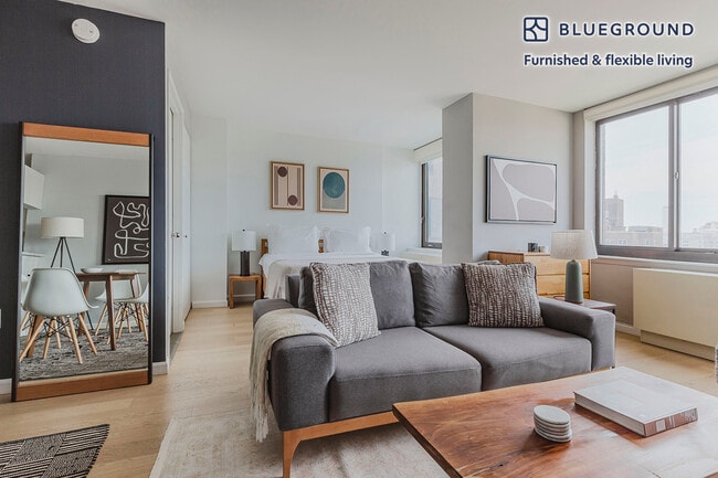 Photo - 1 Union Square South Unit FL21-ID95