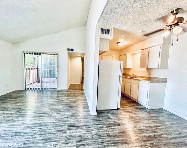 Photo - Sonterra Apartments (OK)