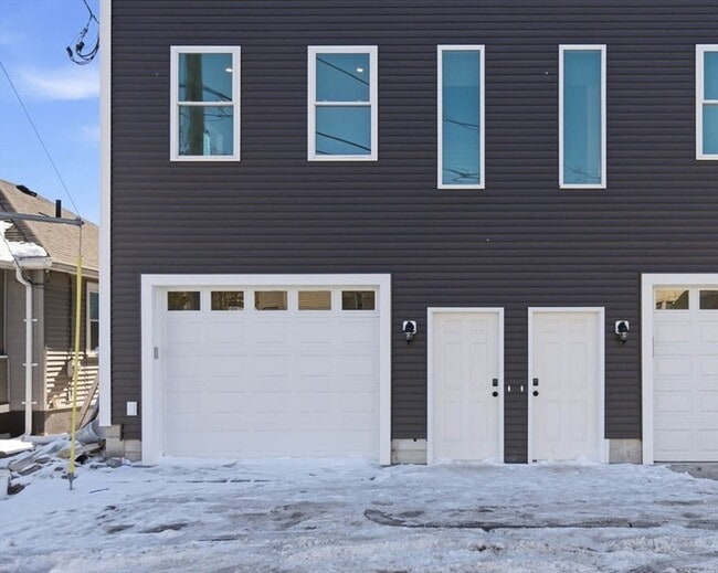 Building Photo - 23 Blake St