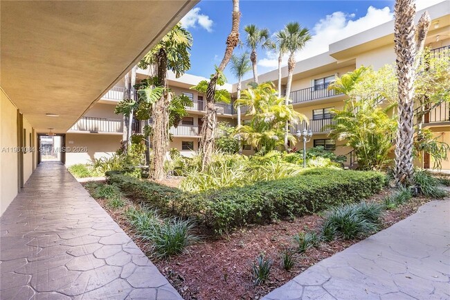 Photo - 10855 SW 112th Ave Unit 311