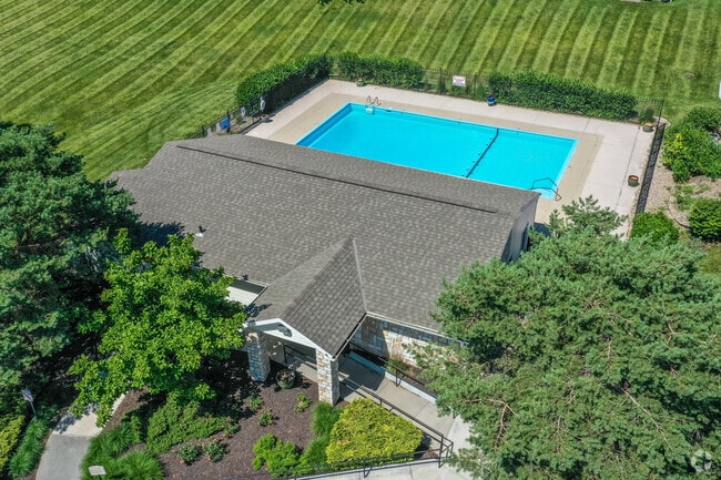 Pools - Georgetowne