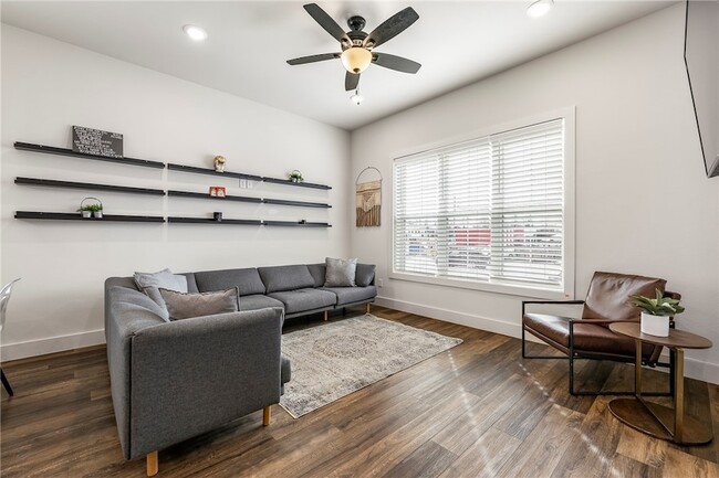Photo - 501 S 7th St