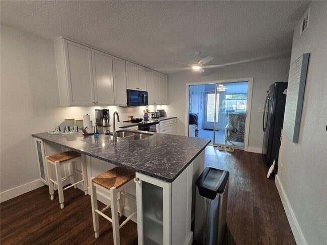 Photo - 211 Pasadena Ave N Unit 107