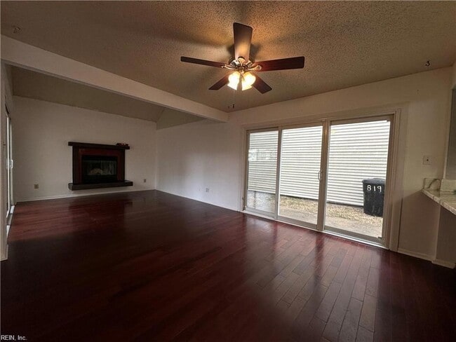 Photo - 819 Dryden St