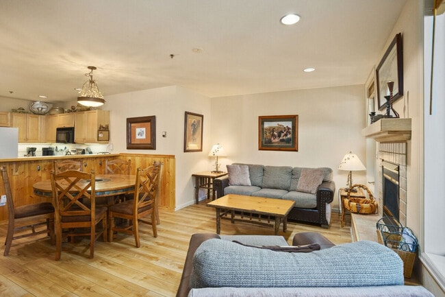 Building Photo - 2755 Waterstone Ln Unit SI ID1564274P