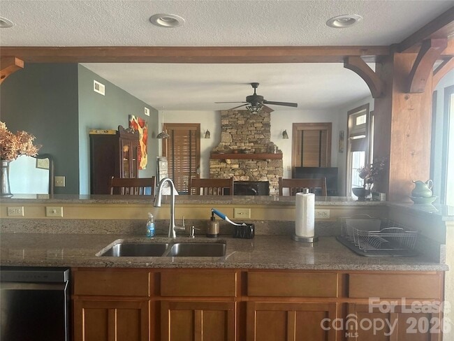 Photo - 300 Creekside Wy Unit B-101