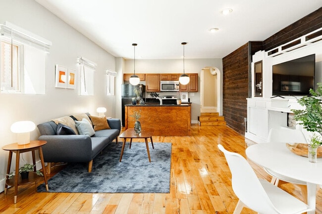 Building Photo - 400 E 13th St Unit ID1056132P