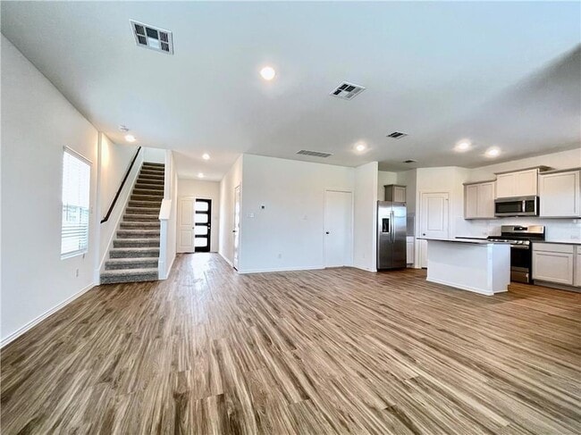 Photo - 118 Canley Lp