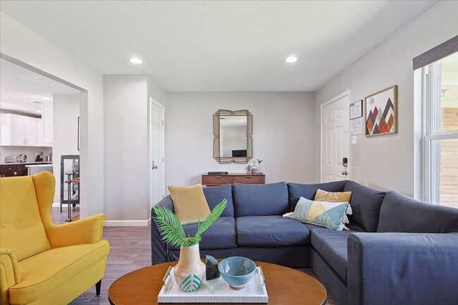 Photo - 530 E Tyler St Unit ID1019482P