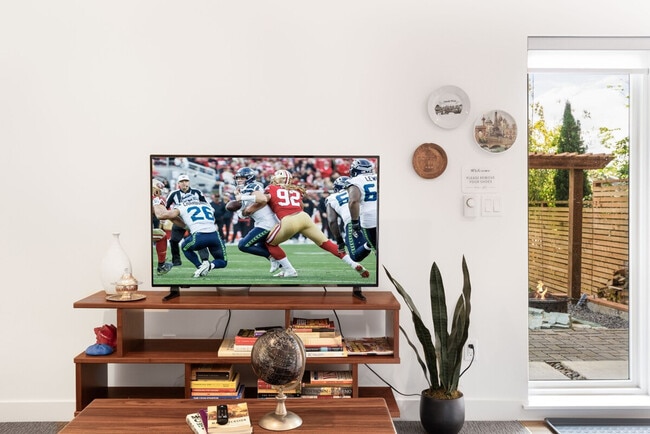 Building Photo - 3826 Meridian Ave N Unit ID1386575P