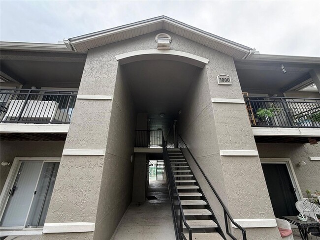 Building Photo - 3705 SW 27th St Unit 1026