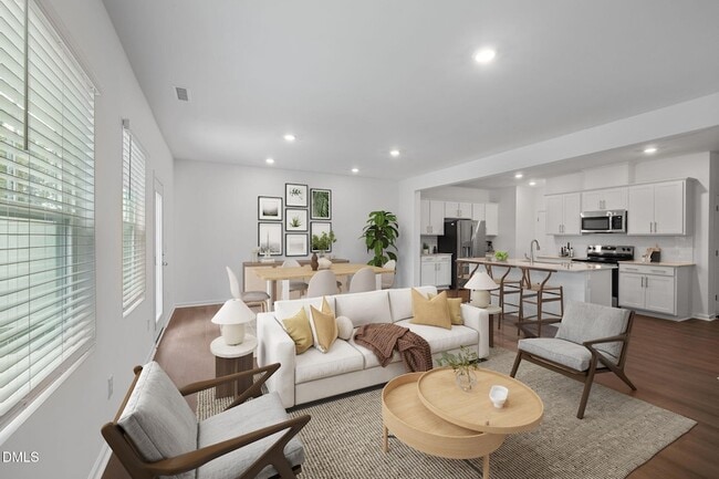 Photo - 421 Deep Oak Dr