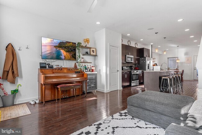 Photo - 2013 E York St