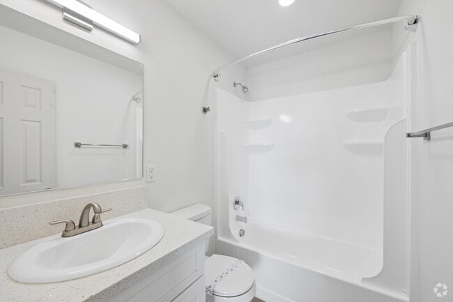 2BR, 2BA - 1,230SF - Second Bathroom - Courtyard 525 Apartments