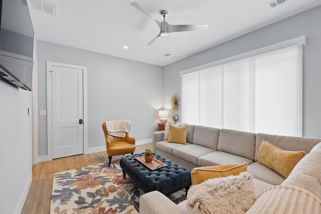 Photo - 428 Highwoods Trl Unit ID1057724P