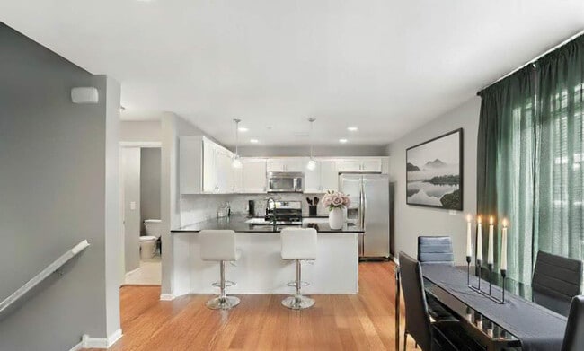 Photo - 2424 Lyndale Ave S Unit SI ID1310908P