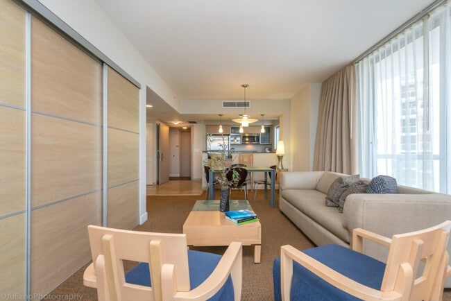 Building Photo - 18683 Collins Ave Unit ID1255740P