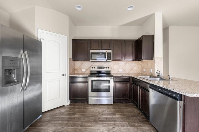 Photo - 910 Comal Run