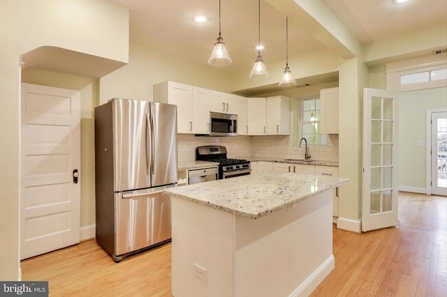 Photo - 628 Madison St NW