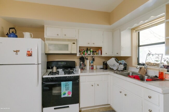 Photo - 210 Cassia Blvd