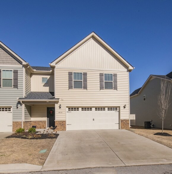 Building Photo - 4414 Sunday Silence Way