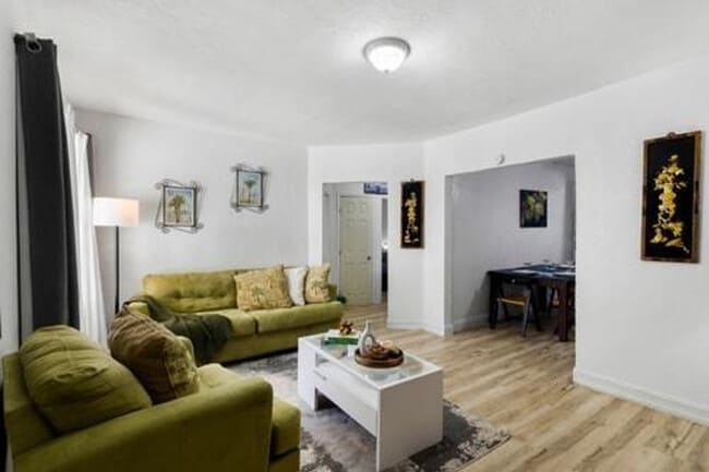 Photo - 680 SW 7th Ave Unit ID1239384P