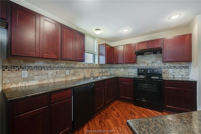 Photo - 1915 Dartmouth St Unit 2021