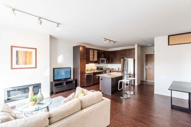 Photo - 1800 Lake Apartments