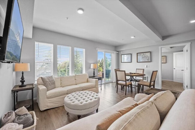 Building Photo - 624 E 32nd St Unit ID1297492P