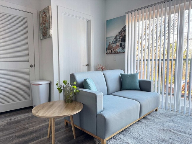 Building Photo - 542 Boulevard NE Unit ID1299422P