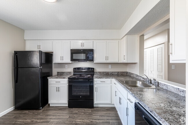 2BR, 2BA - Kitchen - Canal Place