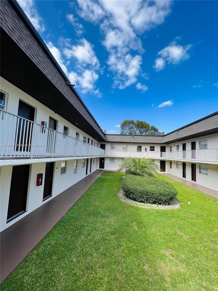 Photo - 8601 SW 94th St Unit 204W