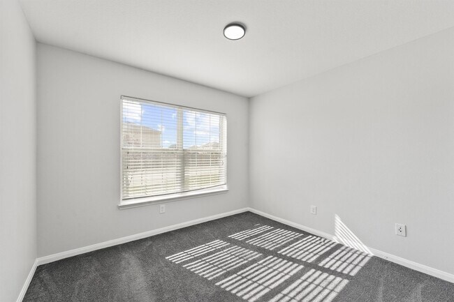 Photo - 7010 Dahlia Rd