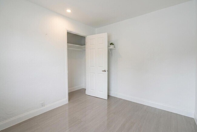 Photo - 825 Truman St Unit 2
