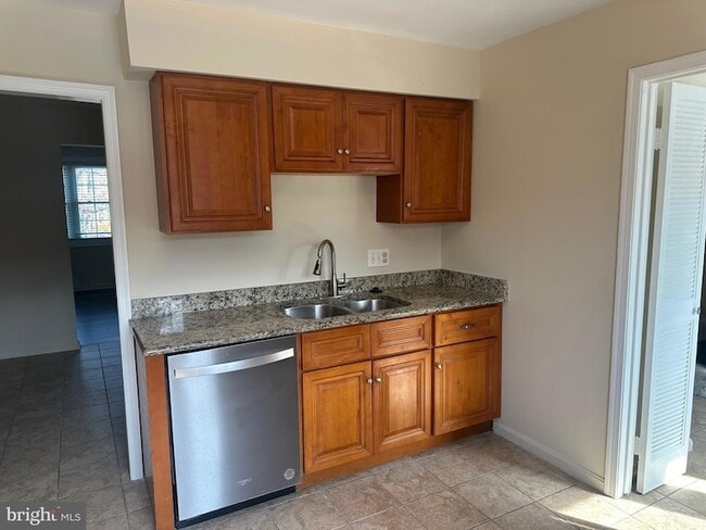 Photo - 8146 Larkin Ln