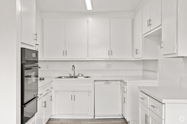 Interior Photo - Regency Gardens