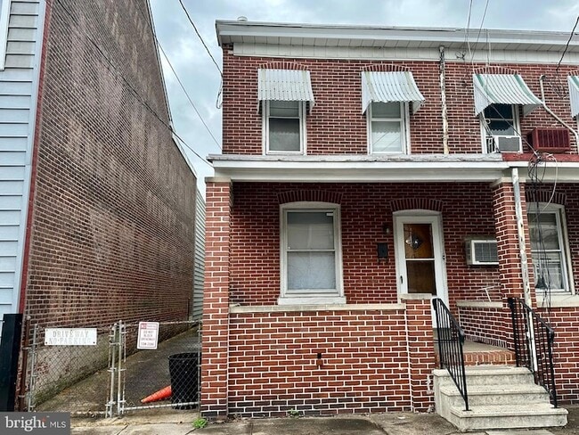 Building Photo - 705 Anderson St