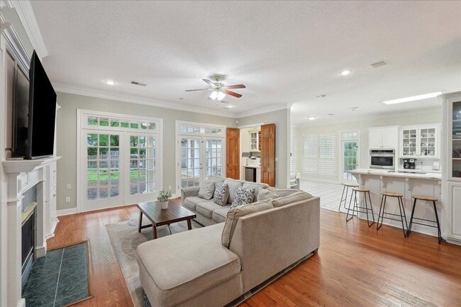 Photo - 4 Twin Cir Dr