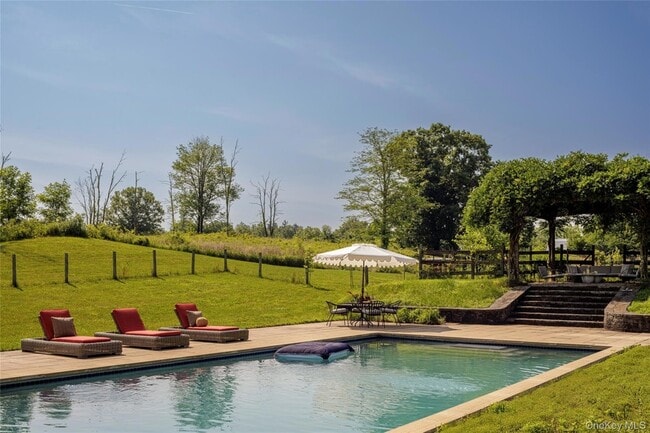 Photo - 243 Morton Rd