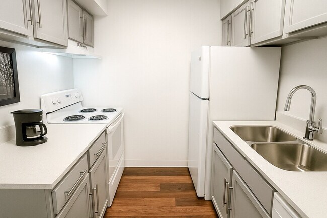 Photo - 1040 Clayton Ln Unit ID1335308P