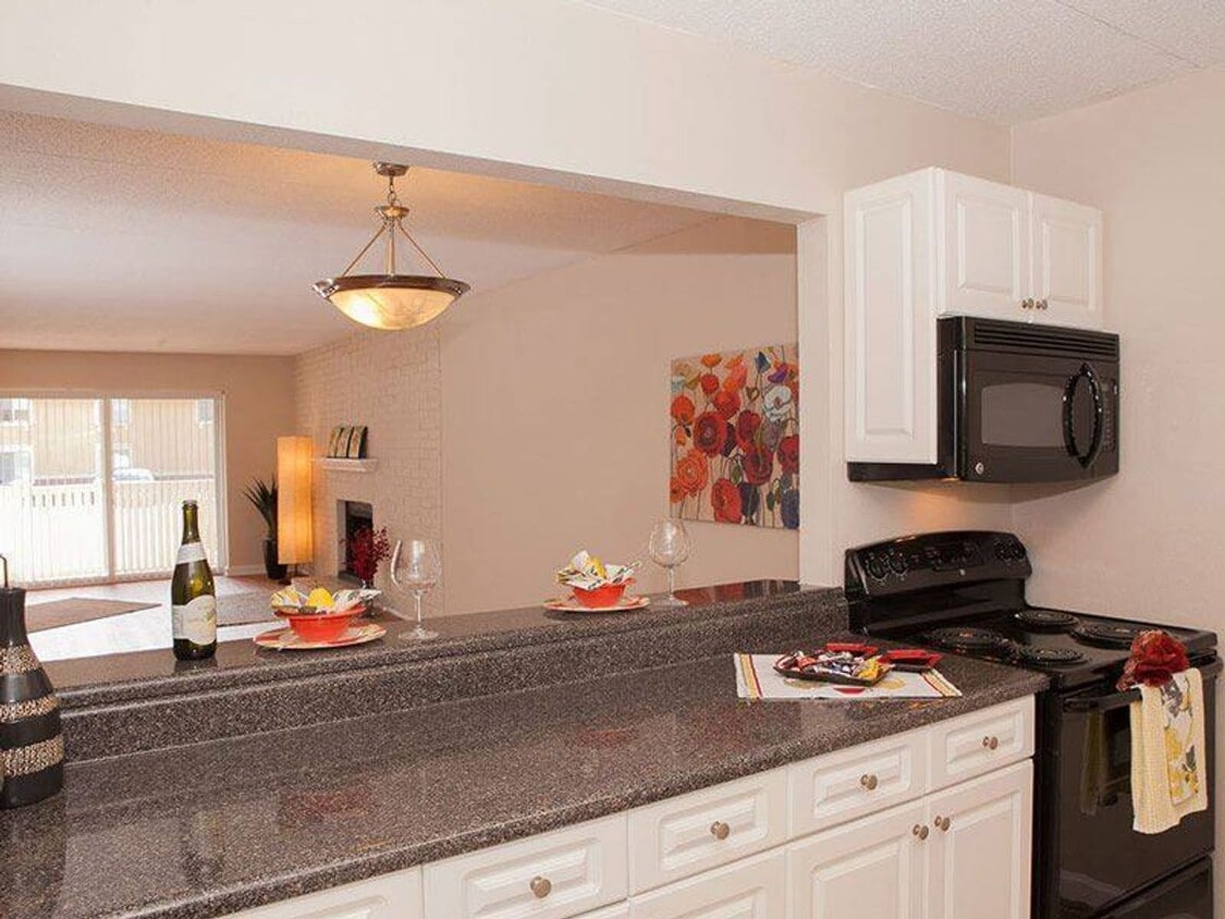 Floor Plan - Your Perfect 2x2 Awaits – Great Price, Great Sp...