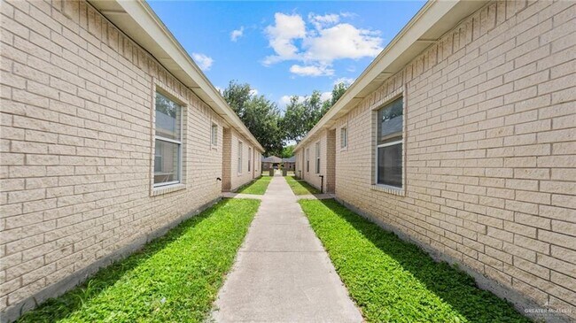 Photo - 2013 Agua Fina Ave Unit D