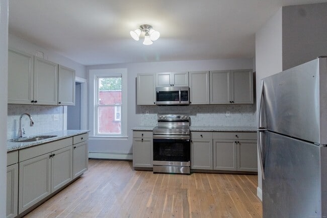 Building Photo - 43 York St Unit 2