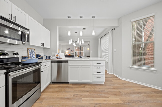 Photo - Heritage at Lakeside