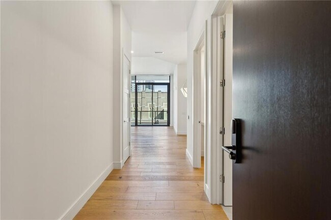 Photo - 2425 Peachtree Rd NE Unit 403