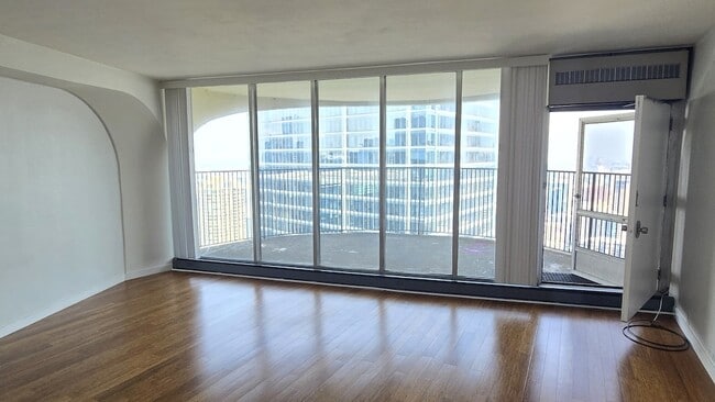 Photo - 300 N State St Unit 5903